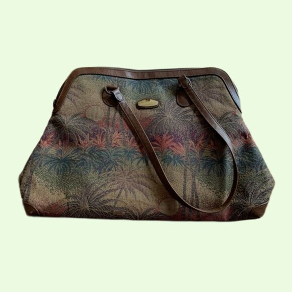 Ricardo Beverly Hills Palm Trees Overnight Luggage Shoulder + Toiletry Bag Set - Picture 7 of 10